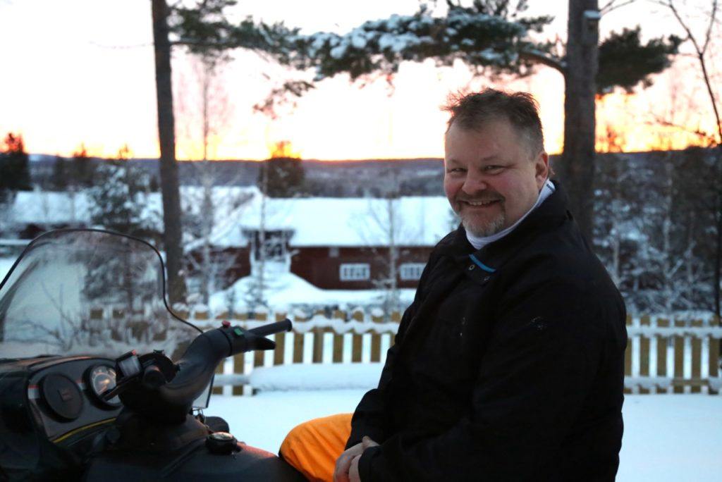 Musikern och producenten Mats Nilsson laddar gärna batterierna hemma i Svegsbygden. Foto: Thomas Pedersen