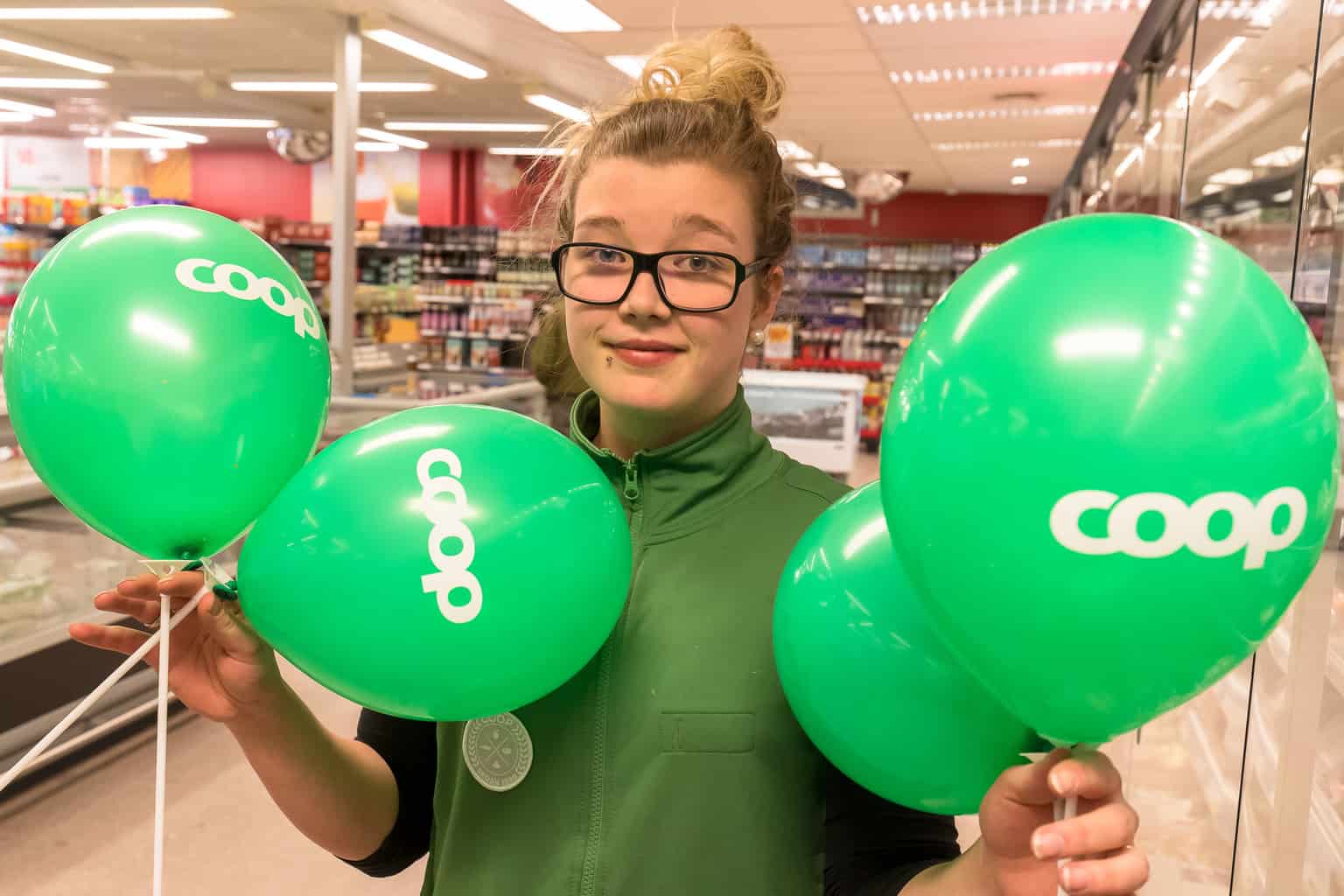 – Det här är en extra rolig dag att jobba och en uppskattad dag hos kunderna, sa Agnes Stensson när vi tittade förbi. Foto: Morgan Grip