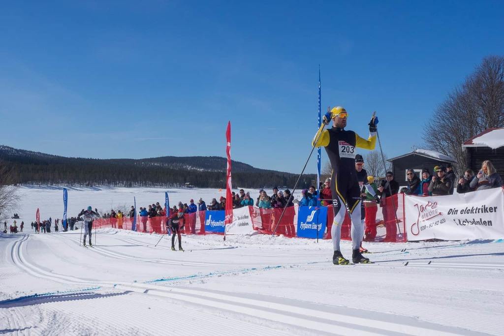 Andreas Nygaard går i mål som segrare i Pilgrimsloppet 2018. Foto: Pilgrimsloppet/Mikael Ali Biemann