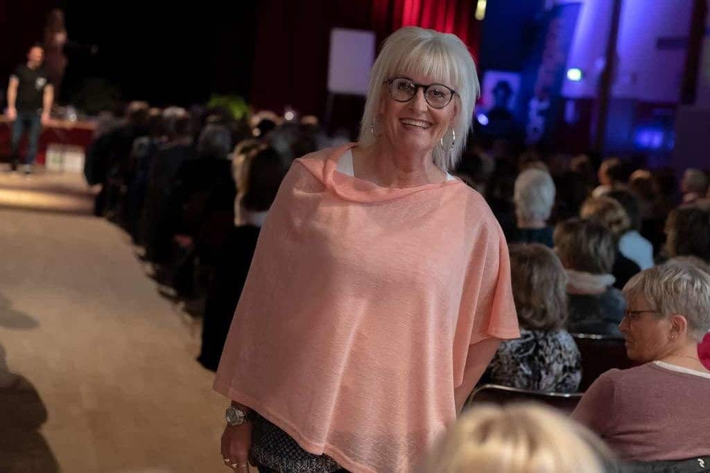 Modevisning lockade storpublik. Foto: Morgan Grip