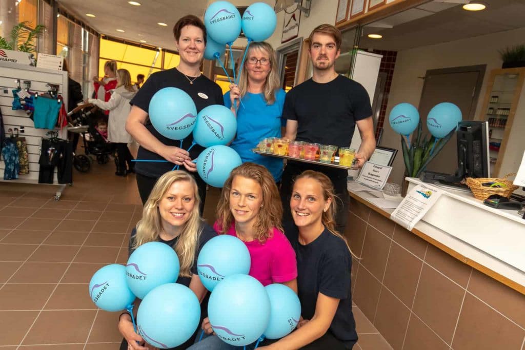 Svegsbadet firade under lördagen 10-årsjubileum. Det bjöds på välkomstdrink, tårta, kaffe, saft och fritt inträde hela dagen. Foto: Morgan Grip