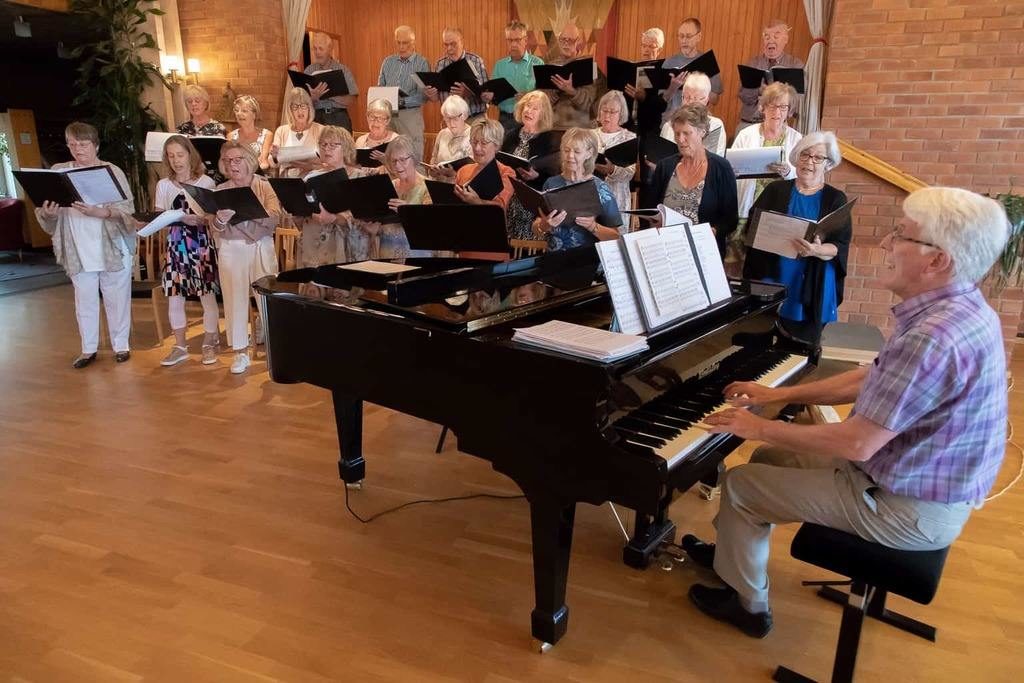 Härdalskören och Svegs Körsällskap in till sommarkonsert. Foto: Morgan Grip