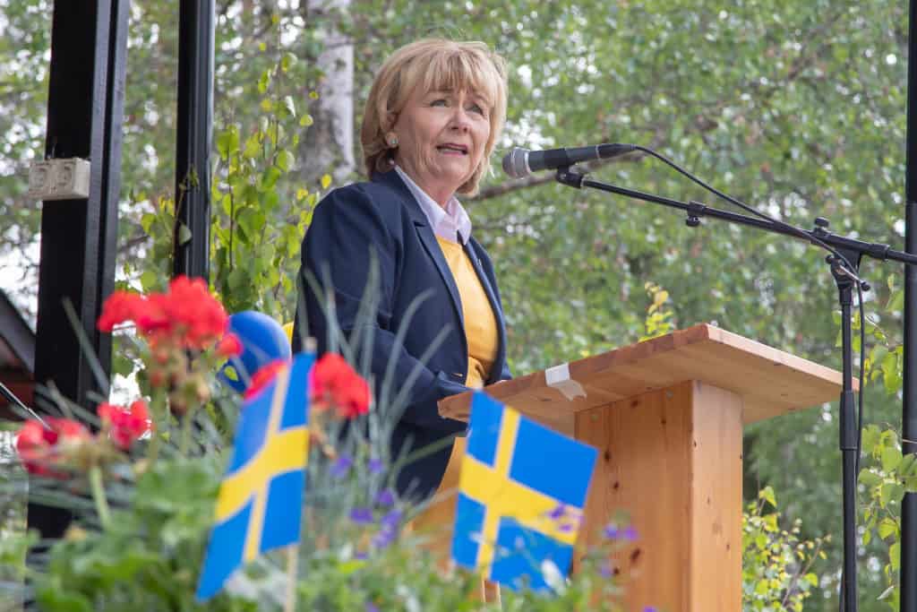 Beatrice Ask talade på välbesökt nationaldagsfirande på Gammelgården i Sveg. Foto: Morgan Grip