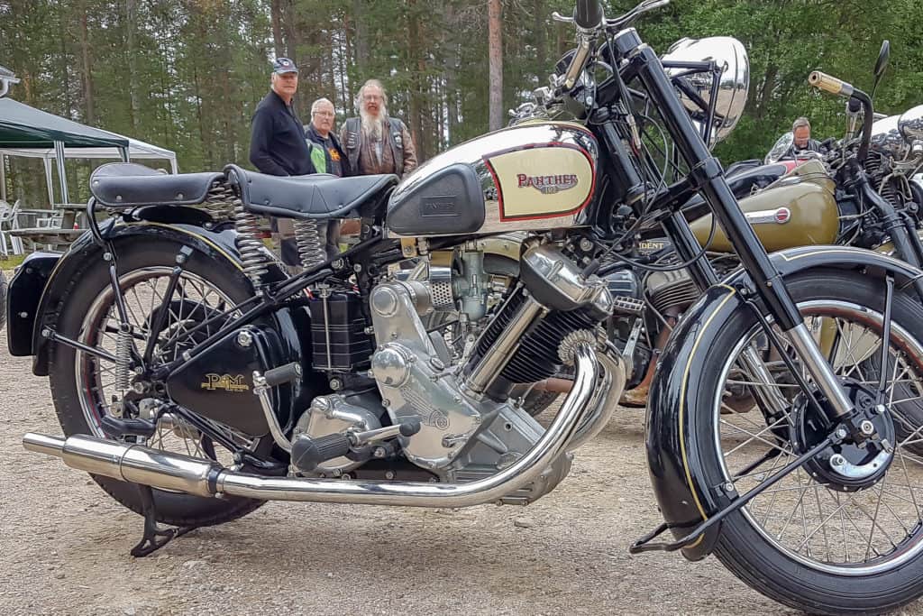 Förra helgen träffades ett drygt trettiotal veteranmotorcykelentusiaster i Sveg, när Motorcykelveteranerna anordnade motorcykelträff. Foto: Cecilia Bäckelin