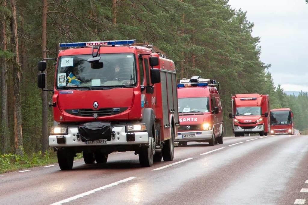 Tidigt på lördagsmorgonen lämnade den polska brandstyrkan Sveg. Foto: Morgan Grip