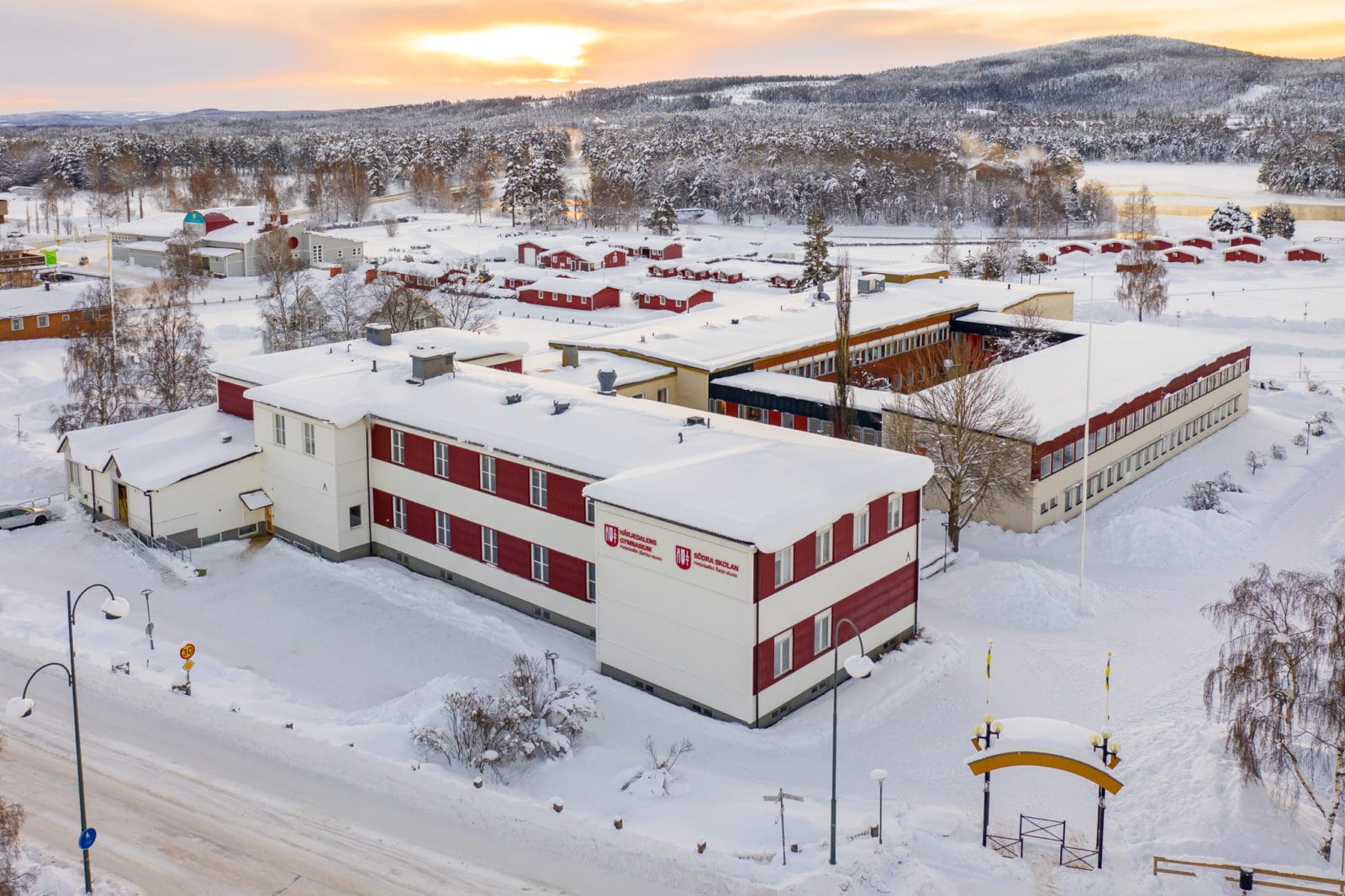 Härjedalens gymnasium och Södra skolan Sveg. Foto: Morgan Grip